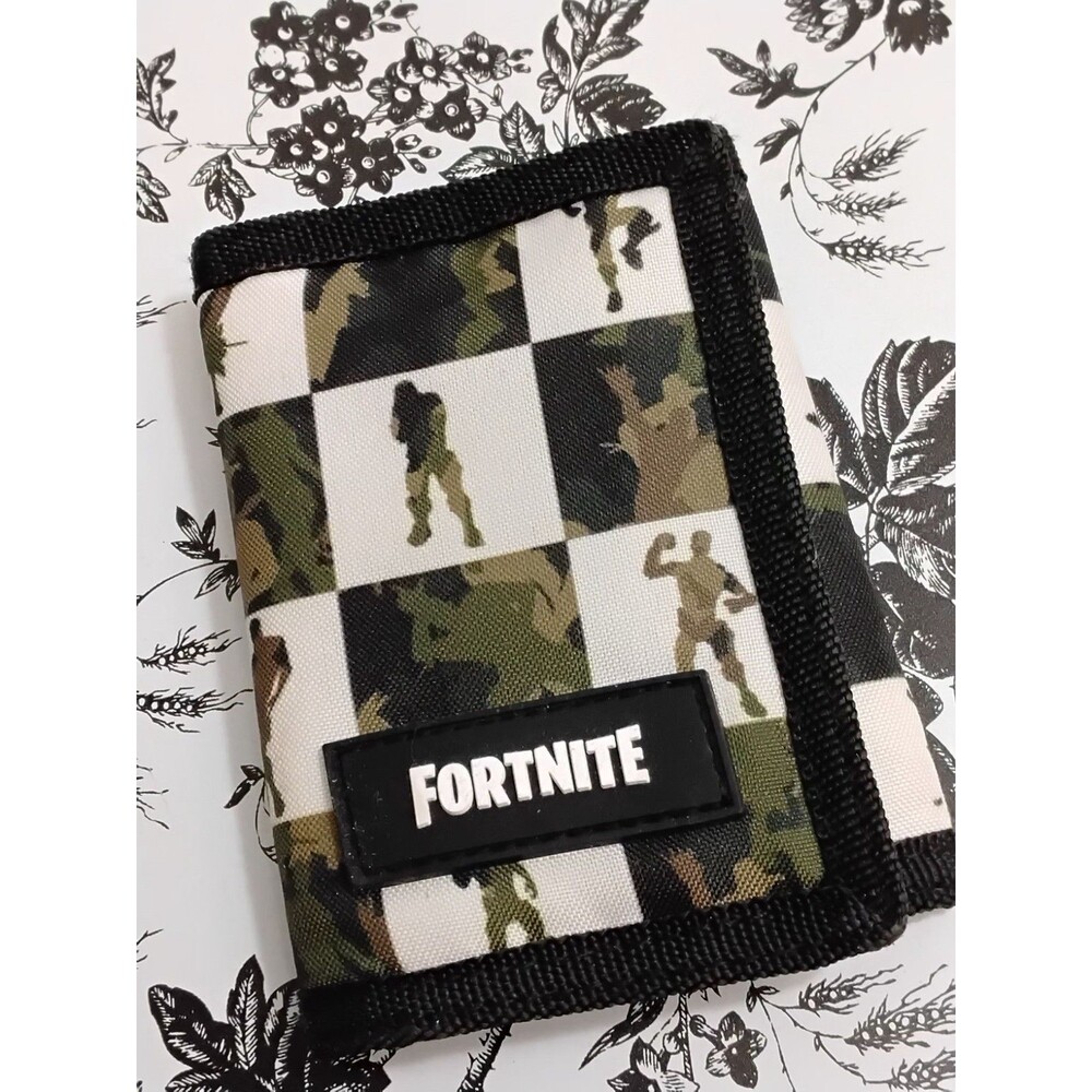 FORTNITE Graphic Wallet, Checkered Hook And Loop Closure To The Zipper
